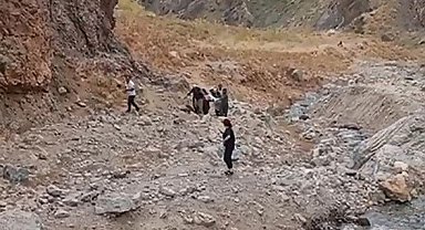 Yaylada rahatsızlanan kadın için helikopter havalandı