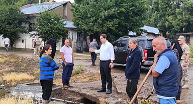 Yedisu Kaymakamı Başar, yağış nedeniyle zarar gören alanları inceledi