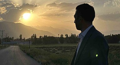 Yüksekova'da dağlar toz bulutunda kayboldu