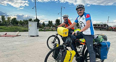 70 yaşındaki emekli, bisikletiyle Anadolu'yu geziyor