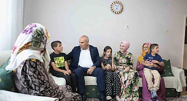 Ağrı Valisi Koç, şehit ve gazi ailelerine ziyaretlerde bulundu