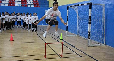 Ağrı'da Fabrika Voleybol Okulu açıldı