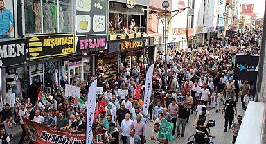 Ağrı'da yüzlerce kişi İsmail Heniyye için yürüdü