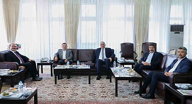 Ak Parti milletvekillerinden Rektör Hacımüftüoğlu'na hayırlı olsun ziyareti