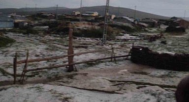 Ardahan beyaza büründü, Ağustos ayında şaşırtan görüntü