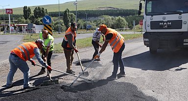 Ardahan'da yol çalışmaları son hız devam ediyor