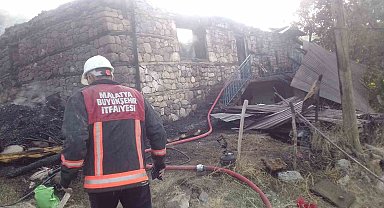 Arguvan'da ev yangını