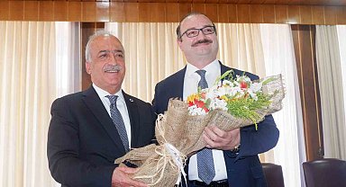 Atatürk Üniversitesi'nde devir-teslim