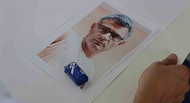 Atış pozuyla gündem olan Yusuf Dikeç sınav sorusu oldu