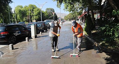 Belediye ekiplerince temizlik çalışması yapıldı