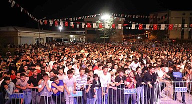 Bitlisliler Barış Adal konseri ile coştu