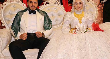 Burukiler aşiretinin düğününde geline 3 kilo altın, damada 12 milyon TL takı takıldı