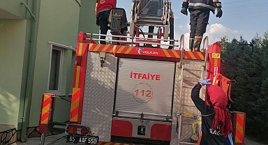 Çatıda boya yaparken elektrik akımına kapıldı