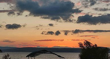 Çıldır Gölü'nde gün batımı