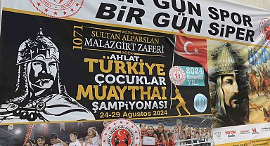 Çocuklar Muaythai Türkiye Şampiyonası Bitlis'te düzenlendi