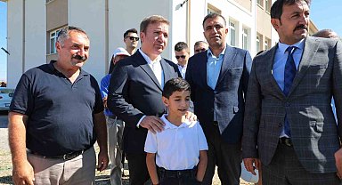 Çocukların halı saha talebine, Vali Aydoğdu kayıtsız kalmadı