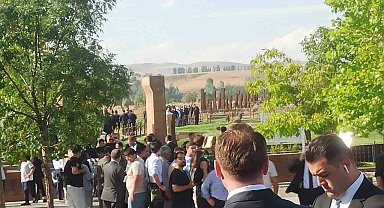 Cumhurbaşkanı Erdoğan'dan Selçuklu Mezarlığı ziyareti