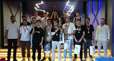 E-spor Merkezinde heyecan dolu turnuvanın şampiyonu belli oldu