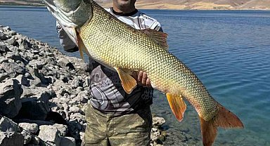Elazığ'da amatör balıkçı 41 kilogramlık turna balığı yakaladı