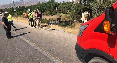 Elazığ'da otomobil takla attı: 5 yaralı