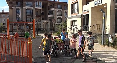 Engelli çocuğun en büyük hayali Fenerbahçeli oyuncularla tanışmak