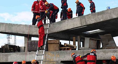 Erzincan'da Bingöl Bölge Düzeyi Deprem Tatbikatının provası yapıldı
