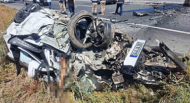 Erzincan'da feci trafik kazası: 3 ölü, 4 yaralı