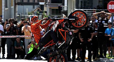 Erzincan'da motosiklet şov hayran bıraktı