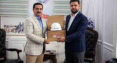 Esen: "İnşaatların durması şehrin gelişimini etkiler"