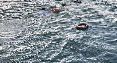 Feribottan suya düşen kadın kurtarıldı