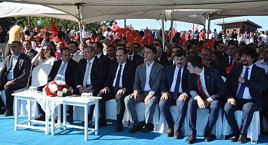 Fetih gününde Ani'de sela sesleri yükseldi