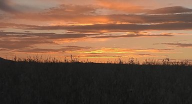 Gazi Kars günbatımında kızardı