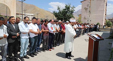Haniye için Hakkari'de gıyabi cenaze namazı kılındı