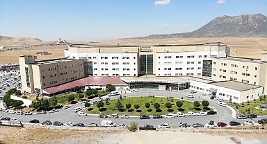 Hastanın gözünde canlı kene çıktı