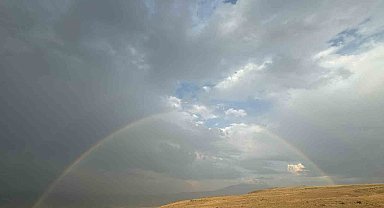 Iğdır'da yağış sonrası oluşan gökkuşağı görsel şölen oluşturdu