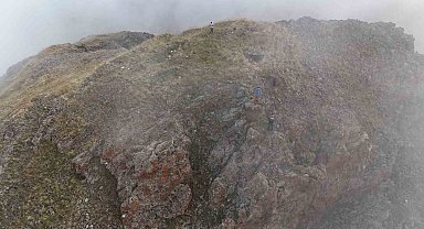 Iğdır'ın Karaçomak köyü'ndeki Zor Kalesi ve eski yerleşim alanları havadan görüntülendi