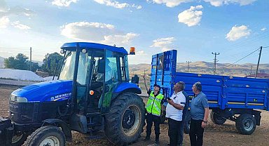Jandarmadan traktör sürücülerine bilgilendirme