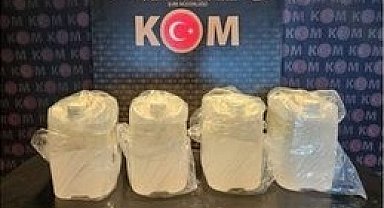 Kargo kutusunda 20 litre kaçak etil alkol ele geçirildi