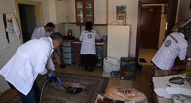 Kars Belediyesi'nin evde bakım hizmeti sürüyor