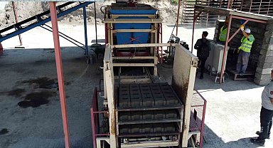 Kars Belediyesi'nin Kilit Parke Taş Tesisi üretime başladı