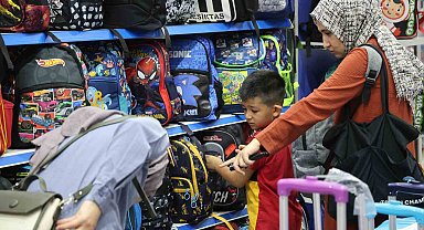 Kırtasiyeciler hazırlıklarını tamamladı, öğrencileri bekliyor