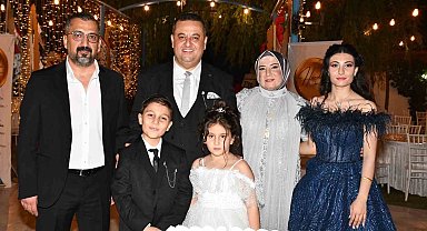 Mostur ailesinin mutlu günü