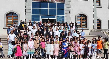 Oltu'da başarılı öğrenciler ödüllendirildi