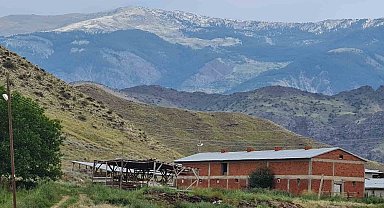 Oltu'da Kırdağı beyaza büründü