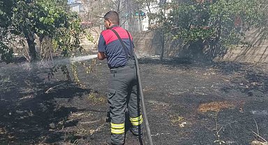 Örtü yangın büyümeden söndürüldü