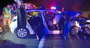 Otomobil bariyerlere çarptı: Uzman çavuş ve hemşire eşi hayatını kaybetti