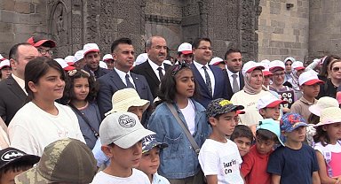 "Umudun Renkleri" kapılarını açtı