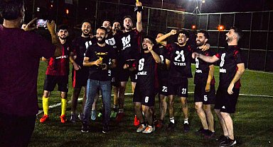 Sağlıkçıların futbol turnuvasında ipi Anestezi takımı göğüsledi