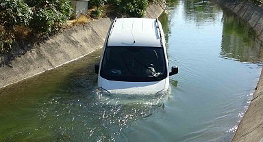 Sulama kanalına uçan araçtan burnu bile kanamadan çıktı