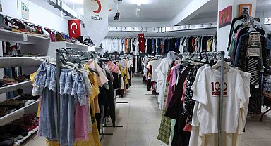 Türk Kızılay Elazığ Şubesi, 1 yılda 50 bin aileye giyim yardımında bulundu